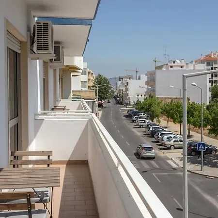 Color Me Happy - 2 Bedrooms Near Forum Algarve *