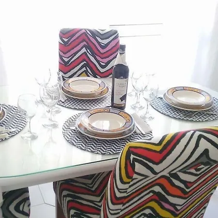 Color Me Happy - 2 Bedrooms Near Forum Algarve דירה