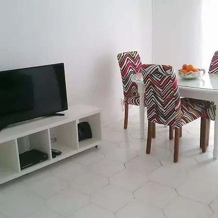 Color Me Happy - 2 Bedrooms Near Forum Algarve Apartment