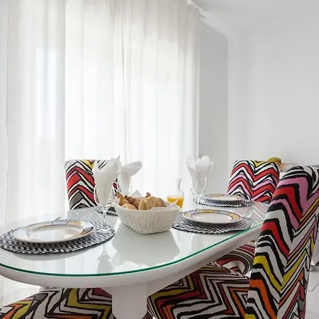 Color Me Happy - 2 Bedrooms Near Forum Algarve Appartement